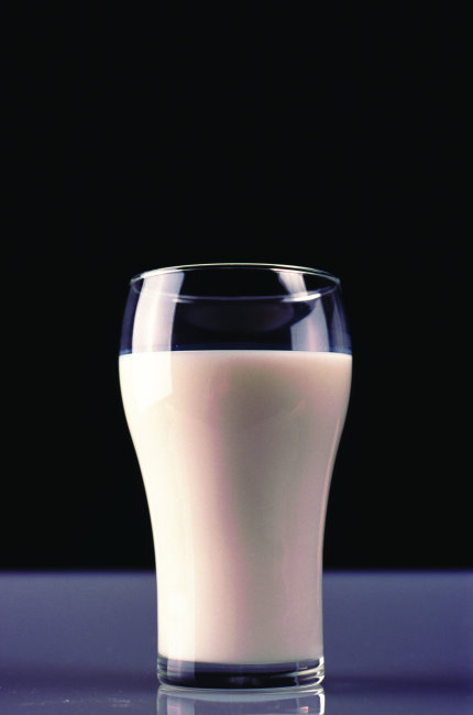 一杯牛奶图片高清图片